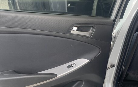 Hyundai Solaris II рестайлинг, 2016 год, 985 000 рублей, 23 фотография