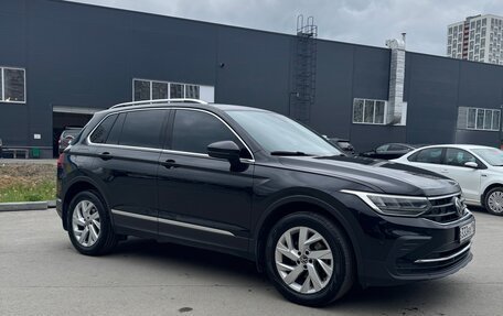 Volkswagen Tiguan II, 2021 год, 3 100 000 рублей, 2 фотография