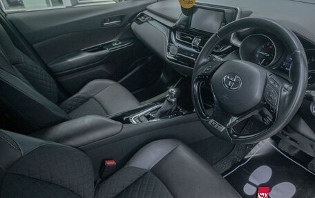 Toyota C-HR I рестайлинг, 2018 год, 1 759 000 рублей, 9 фотография