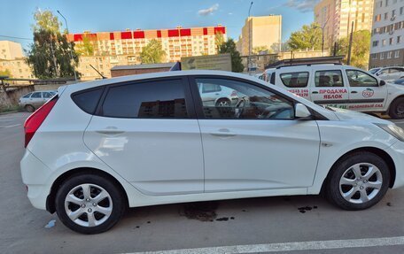 Hyundai Solaris II рестайлинг, 2012 год, 730 000 рублей, 3 фотография