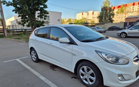 Hyundai Solaris II рестайлинг, 2012 год, 730 000 рублей, 2 фотография
