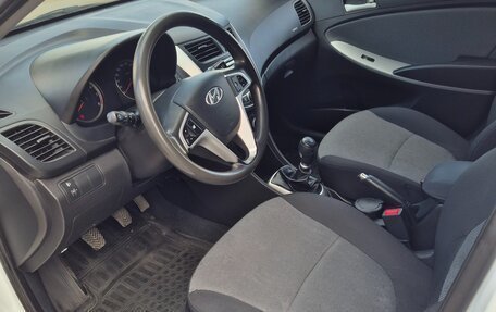 Hyundai Solaris II рестайлинг, 2012 год, 730 000 рублей, 10 фотография