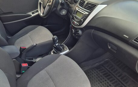 Hyundai Solaris II рестайлинг, 2012 год, 730 000 рублей, 12 фотография