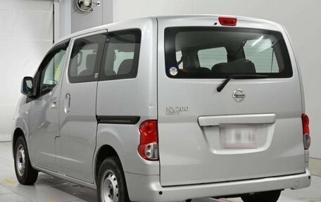 Nissan NV200, 2018 год, 1 430 000 рублей, 6 фотография