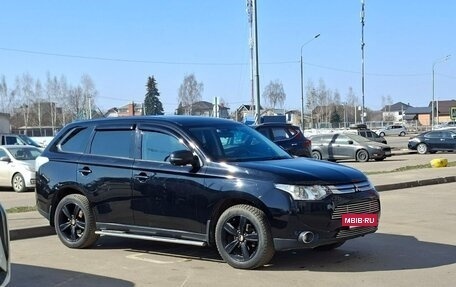 Mitsubishi Outlander III рестайлинг 3, 2014 год, 1 230 000 рублей, 2 фотография
