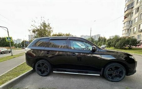 Mitsubishi Outlander III рестайлинг 3, 2014 год, 1 230 000 рублей, 6 фотография