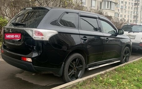 Mitsubishi Outlander III рестайлинг 3, 2014 год, 1 230 000 рублей, 10 фотография
