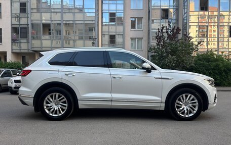 Volkswagen Touareg III, 2020 год, 4 820 000 рублей, 7 фотография