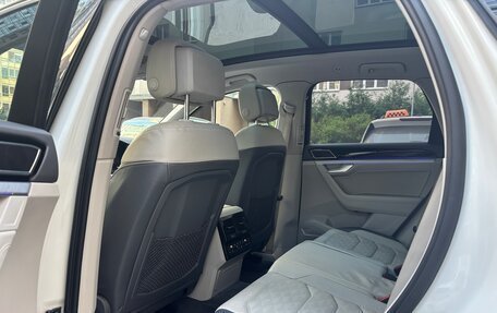 Volkswagen Touareg III, 2020 год, 4 820 000 рублей, 20 фотография