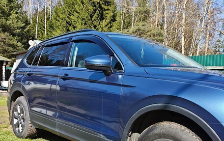 Volkswagen Tiguan II, 2019 год, 2 350 000 рублей, 2 фотография