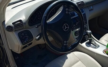 Mercedes-Benz C-Класс, 2005 год, 680 000 рублей, 5 фотография