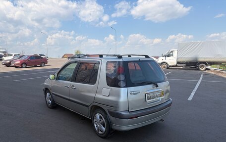 Toyota Raum I, 2001 год, 135 000 рублей, 6 фотография