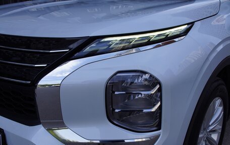 Mitsubishi Outlander, 2023 год, 3 300 000 рублей, 11 фотография