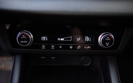 Mitsubishi Outlander, 2023 год, 3 300 000 рублей, 23 фотография