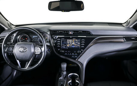 Toyota Camry, 2020 год, 3 049 000 рублей, 13 фотография