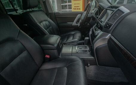 Toyota Land Cruiser 200, 2012 год, 3 798 000 рублей, 20 фотография