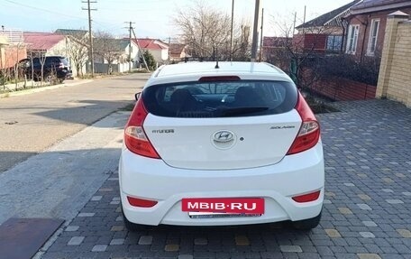 Hyundai Solaris II рестайлинг, 2012 год, 4 фотография