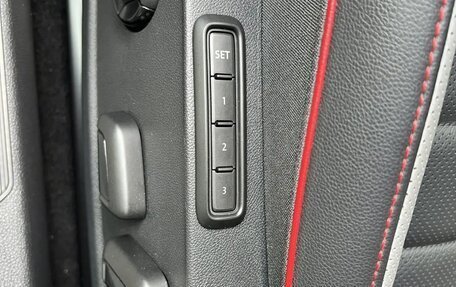 Volkswagen Golf GTI, 2022 год, 4 300 000 рублей, 14 фотография