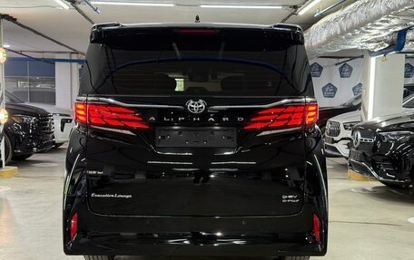 Toyota Alphard, 2024 год, 11 790 000 рублей, 5 фотография