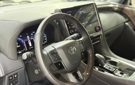 Toyota Alphard, 2024 год, 11 790 000 рублей, 15 фотография