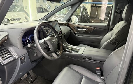 Toyota Alphard, 2024 год, 11 790 000 рублей, 16 фотография