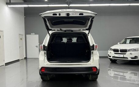 Toyota Highlander III, 2013 год, 2 645 000 рублей, 7 фотография