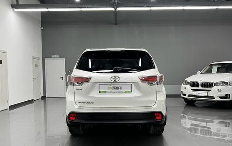 Toyota Highlander III, 2013 год, 2 645 000 рублей, 4 фотография