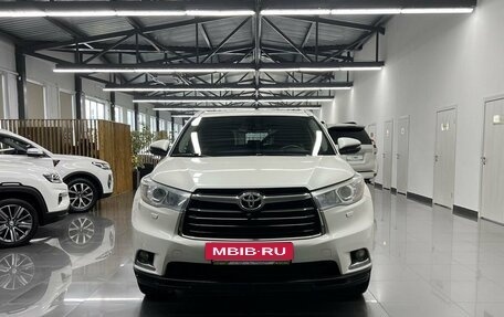 Toyota Highlander III, 2013 год, 2 645 000 рублей, 3 фотография