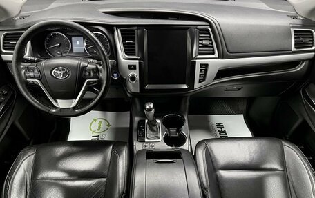 Toyota Highlander III, 2013 год, 2 645 000 рублей, 11 фотография