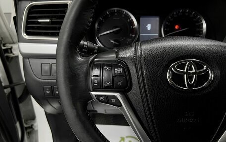 Toyota Highlander III, 2013 год, 2 645 000 рублей, 20 фотография