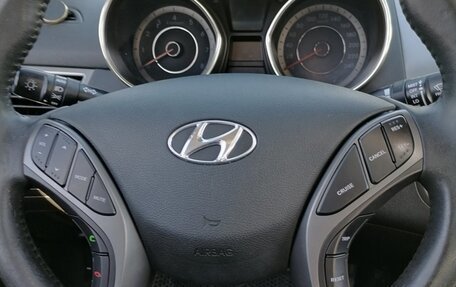 Hyundai Avante, 2012 год, 900 000 рублей, 4 фотография