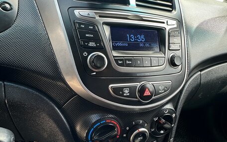 Hyundai Solaris II рестайлинг, 2015 год, 869 000 рублей, 13 фотография