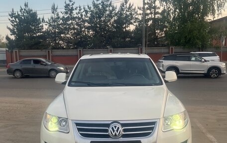 Volkswagen Touareg III, 2010 год, 1 300 000 рублей, 1 фотография