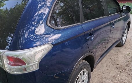 Mitsubishi Outlander III рестайлинг 3, 2014 год, 1 495 000 рублей, 1 фотография
