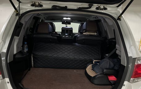 Toyota Highlander III, 2011 год, 2 100 000 рублей, 4 фотография