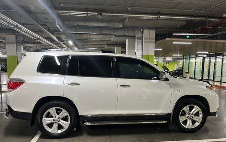 Toyota Highlander III, 2011 год, 2 100 000 рублей, 13 фотография