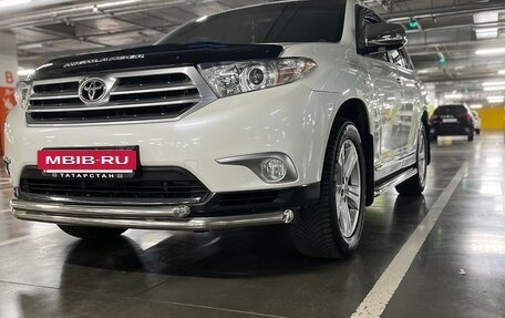 Toyota Highlander III, 2011 год, 2 100 000 рублей, 17 фотография