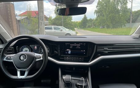 Volkswagen Touareg III, 2020 год, 5 250 000 рублей, 3 фотография