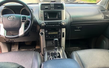 Toyota Land Cruiser Prado 150 рестайлинг 2, 2012 год, 3 000 000 рублей, 8 фотография
