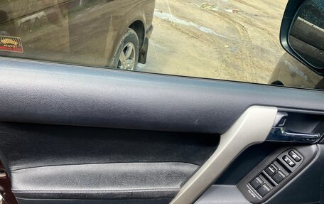 Toyota Land Cruiser Prado 150 рестайлинг 2, 2012 год, 3 000 000 рублей, 11 фотография