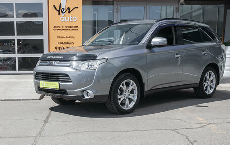 Mitsubishi Outlander III рестайлинг 3, 2012 год, 1 478 000 рублей, 2 фотография