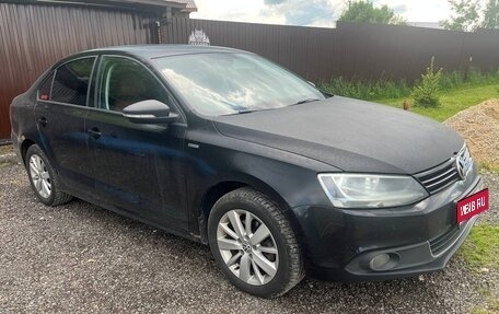 Volkswagen Jetta VI, 2013 год, 900 000 рублей, 1 фотография