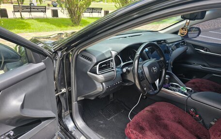 Toyota Camry, 2018 год, 2 300 000 рублей, 5 фотография