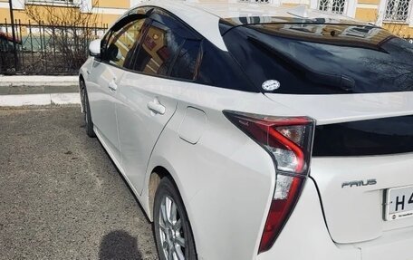 Toyota Prius IV XW50, 2016 год, 1 350 000 рублей, 2 фотография