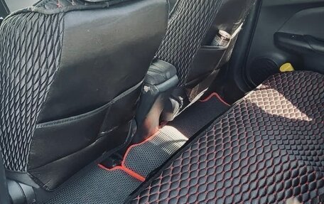 Toyota Prius IV XW50, 2016 год, 1 350 000 рублей, 11 фотография