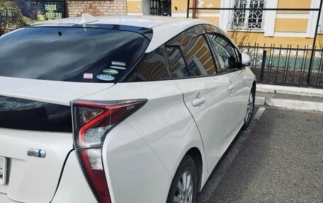 Toyota Prius IV XW50, 2016 год, 1 350 000 рублей, 10 фотография
