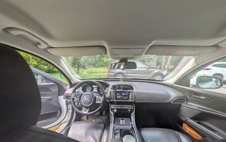Jaguar XE I рестайлинг, 2015 год, 1 525 000 рублей, 7 фотография