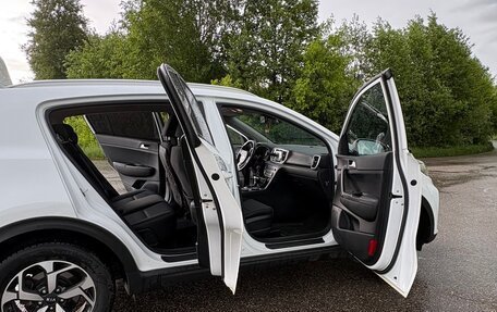 KIA Sportage IV рестайлинг, 2019 год, 2 400 000 рублей, 3 фотография