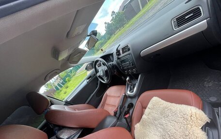 Volkswagen Jetta VI, 2013 год, 900 000 рублей, 9 фотография
