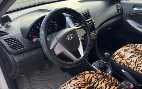 Hyundai Solaris II рестайлинг, 2012 год, 700 000 рублей, 7 фотография